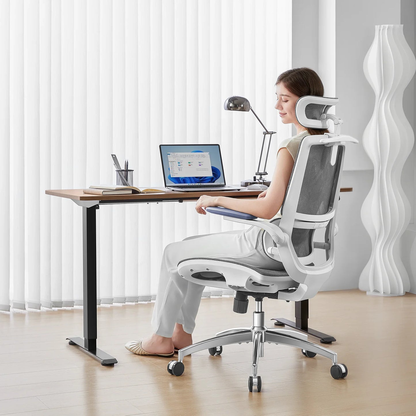 Sihoo M59AS Space-Saving Ergonomic Office Chair with Flip-Up Arms